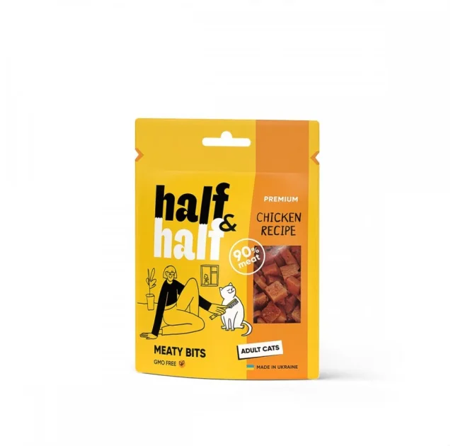 Ласощі Half&Half для котів, у формі м'ясних шматочків, з куркою, 50 г