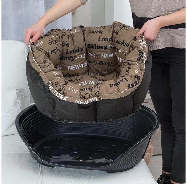 Пластиковий лежак Ferplast Sofa 12 Cities в комплекті з подушкою для собак і котів, 114×83×37 см