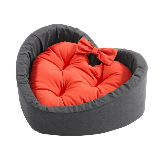 Подушка Ferplast Cuore Small Love для собак и кошек, в форме сердца , 42×38×14 см