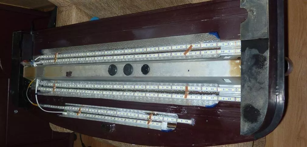 Енергозберігаючі лампи для акваріума